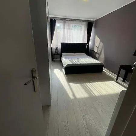 Lucomi's Apartment