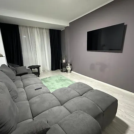 Lucomi's Apartment
