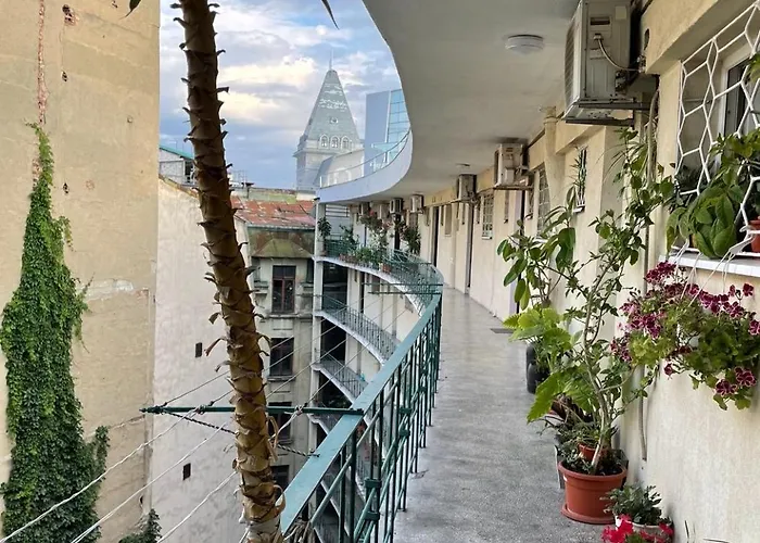 Lucomi's Apartment *